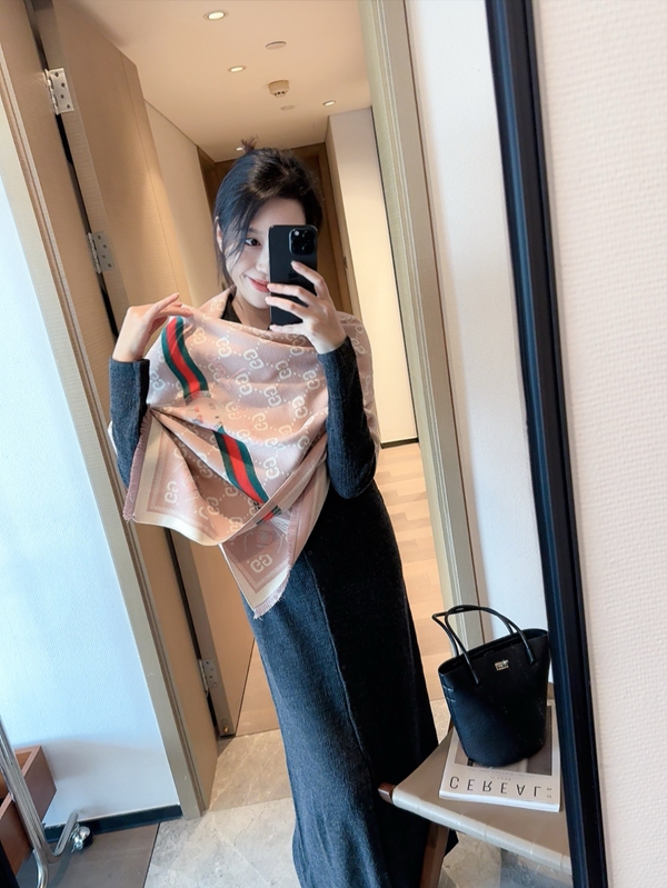 ブランドマフラー正面デザイン